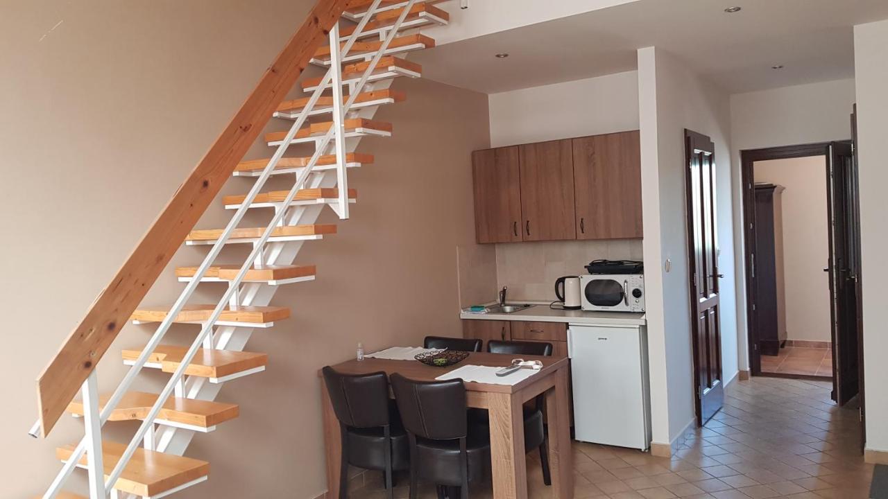 Vegvar Delux Apartman Gyula Exterior photo
