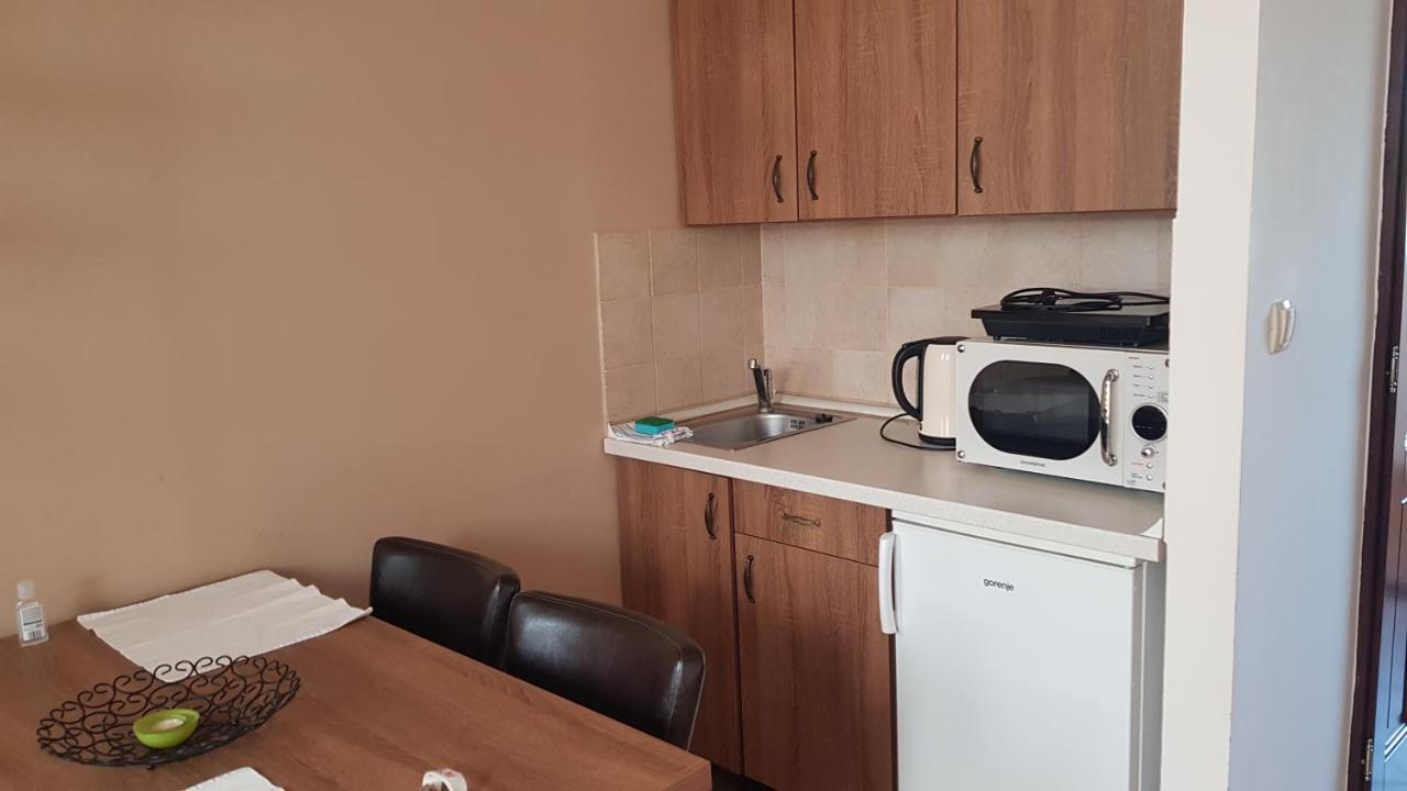 Vegvar Delux Apartman Gyula Exterior photo